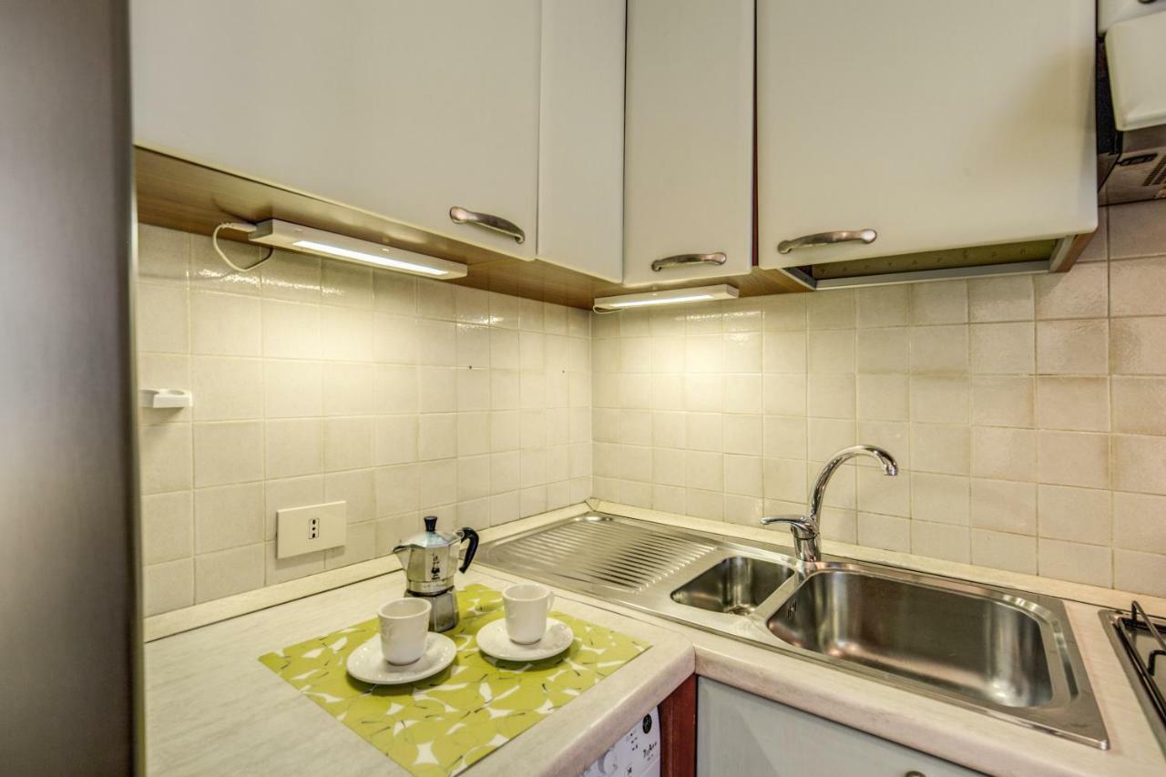 Guesthouse O Affittacamere Casa Fienaroli 2 روما المظهر الخارجي الصورة